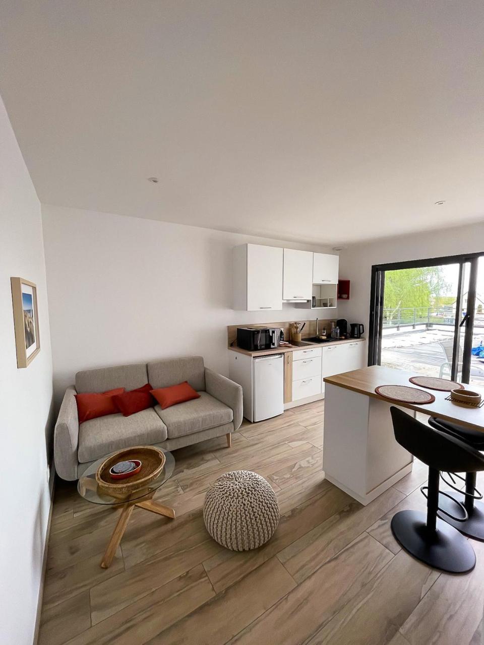 Appartements Guesthouse1 Et Guesthouse2 Sword Beach Colleville-Montgomery Экстерьер фото